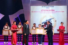 Thưởng học sinh đạt giải Olympic quốc tế và đạt điểm cao thi đại học