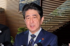 Thủ tướng Nhật Bản Shinzo Abe trong một cuộc họp báo ở thủ đô Tokyo. (Nguồn: AFP/TTXVN)