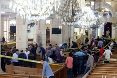 Hiện trường vụ tấn công nhà thờ Cơ đốc giáo ở Tanta, Ai Cập. (Nguồn: EPA/TTXVN)