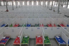 Các giường bệnh bên trong Khu Điều trị Bệnh nhân COVID-19 Thới Hòa. (Ảnh: TTXVN phát) 
