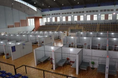 Khu điều trị của bệnh viện dã chiến Đồng Xoài. (Ảnh: Đậu Tất Thành/TTXVN) 