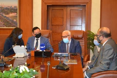 Đại sứ Trần Thành Công làm việc với Thống đốc tỉnh tỉnh Port Said Adel e-Ghadban. (Ảnh: Nguyễn Trường/TTXVN)