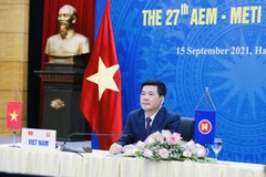 Bộ trưởng Công Thương Nguyễn Hồng Diên dẫn đầu đoàn VIệt Nam tham dự hội nghị tại điểm cầu Hà Nội. 