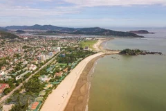 Biển Cửa Lò, thị xã Cửa Lò, tỉnh Nghệ An. (Ảnh: Trọng Đạt/TTXVN) 