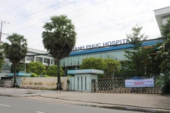 Công ty Cổ phần Bệnh viện Đa khoa Hạnh Phúc tự ra thông báo nhận đặt trước tiêm dịch vụ vaccine AstraZeneca ngừa COVID-19 cho người dân có nhu cầu, gây dư luận không tốt. (Ảnh: Công Mạo/TTXVN)