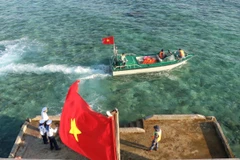 Xuồng tuần tra trên đảo Đá Thị. (Ảnh: Sỹ Tuyên/TTXVN) 