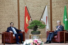 Thủ tướng Phạm Minh Chính gặp Ngài Fukuda Tomikazu, Thống đốc tỉnh Tochigi. (Ảnh: Dương Giang/TTXVN) 