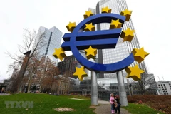 Biểu tượng đồng euro. (Ảnh: THX/TTXVN)