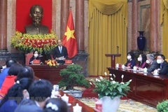 Sáng 28/9, tại Phủ Chủ tịch, Chủ tịch nước Nguyễn Xuân Phúc gặp mặt thân mật Đoàn đại biểu Trung ương Hội Người cao tuổi Việt Nam nhân kỷ niệm 30 năm Ngày Quốc tế Người cao tuổi. (Ảnh: Lâm Khánh/TTXVN) 