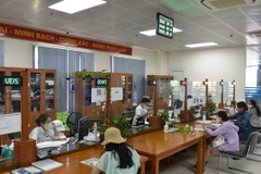 Cơ quan bảo hiểm xã hội tiếp nhận hồ sơ giải quyết các chế độ bảo hiểm. (Ảnh: PV/Vietnam+) 