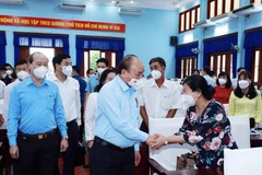 Chủ tịch nước Nguyễn Xuân Phúc tiếp xúc cử tri Thành phố Hồ Chí Minh