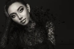 [Photo] Miss Grand Vietnam Thùy Tiên gợi cảm khác lạ trong bộ ảnh mới