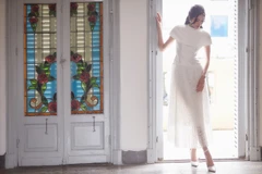 Phương Anh quảng bá hình ảnh cổ kính của Bảo tàng Mỹ thuật TP.HCM