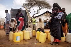 Người tị nạn Somalia tại một trại tạm ở Dadaab, Kenya ngày 23/3/2023. (Ảnh: AFP/TTXVN)