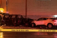 Hai chiếc xe bị hư hỏng nặng sau vụ tai nạn. (Nguồn: WHAM)