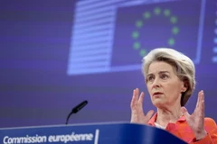 Chủ tịch Ủy ban châu Âu Ursula von der Leyen phát biểu tại cuộc họp báo ở Brussels, Bỉ, ngày 15/5/2023. (Ảnh: AFP/TTXVN)