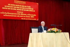 Bí thư Trung ương Đảng, Trưởng Ban Tuyên huấn Trung ương Đảng Nhân dân Cách mạng Lào, ông Khamphan Pheuyavong nói chuyện về cuộc đời và sự nghiệp của Chủ tịch Khamtay Siphandone tại sự kiện. (Ảnh: Phạm Kiên/TTXVN)