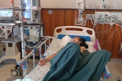 Bệnh nhân M. được cấp cứu tại bệnh viện Đa khoa Trung tâm An Giang. (Ảnh: TTXVN phát)