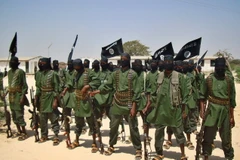 Các tay súng nhóm phiến Al-Shabaab tại một địa điểm ở Lower Shabelle, Somalia. (Ảnh: AFP/TTXVN)