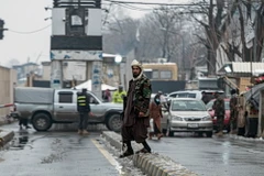 Nhân viên an ninh Taliban phong tỏa một tuyến đường sau vụ đánh bom ở Kabul, Afghanistan, ngày 11/1/2023. (Ảnh: AFP/TTXVN)