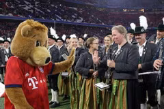 Bayern bị cầm hòa trong trận derby All-Bavaria ngay dịp lễ Oktoberfest