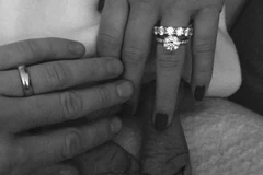 Schweinsteiger và Ivanovic hé lộ hình ảnh đầu tiên về con trai đầu lòng.