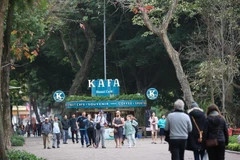 Sự sạch sẽ, đẹp, thanh bình và sự thân thiện của người dân Thủ đô đã và đang là điểm đến của du khách mọi nơi trên thế giới. (Ảnh: Trọng Đạt/TTXVN)