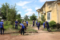 Học viên cai nghiện tại Trung tâm chữa bệnh-giáo dục-lao động xã hội tỉnh Bình Phước trong giờ lao động. (Ảnh minh họa: Dương Chí Tưởng/TTXVN)