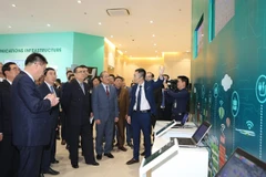 Đoàn đại biểu Đảng Lao động Triều Tiên thăm Tập đoàn Công nghiệp-Viễn thông Quân đội (Viettel). (Ảnh: Dương Giang/TTXVN)