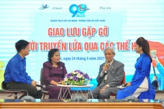 Giao lưu với các cán bộ Đoàn thanh niên TTXVN qua các thế hệ. (Ảnh: Minh Đức/TTXVN)