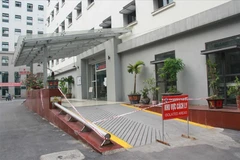 Bệnh viện Hữu nghị phong tỏa khoa Cấp cứu để chống COVID-19. (Nguồn: Báo Lao động)