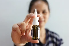 Thay vì tiêm bắp tay, vaccine dạng xịt có thể kích hoạt các phản ứng miễn dịch trong cơ thể qua đường mũi. (Nguồn: European Pharmaceutical Review)