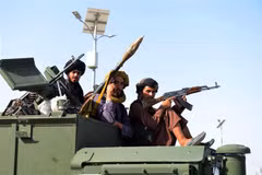 Các tay súng Taliban trên đường phố ở Kandahar, Afghanistan, ngày 1/9/2021. (Ảnh: THX/TTXVN)