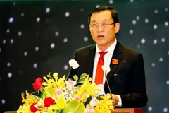 Ông Phạm Văn Chánh, Chủ tịch Hội đồng nhân dân tỉnh Bình Dương khóa X, nhiệm kỳ 2021-2026 phát biểu tại Kỳ họp. (Ảnh: Chí Tưởng/TTXVN)