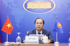 Thứ trưởng Ngoại giao Nguyễn Quốc Dũng tham dự buổi đối thoại Troika mở giữa các Bộ trưởng Ngoại giao ASEAN và Ngoại trưởng Anh. (Ảnh: Phạm Kiên/TTXVN)