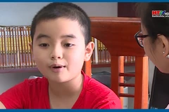 [Video] Tranh cãi chuyện cậu bé 10 tuổi đã đọc 'Lenin toàn tập'