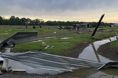 Lốc xoáy quét qua thành phố St. Landry Parish thuộc bang Louisiana. (Nguồn: kpel965.com)