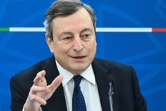 Thủ tướng Italy Mario Draghi phát biểu tại cuộc họp báo ở Rome ngày 19/3/2021. (Ảnh: AFP/TTXVN)