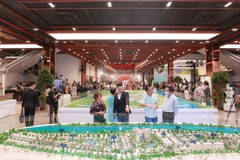 Nhiều khách hàng đến với Novaland Gallery trong chuỗi sự kiện tri ân tháng 1/2021. (Nguồn: Vietnam+)