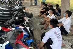 Nhóm đối tượng chạy xe gây rối trật tự công cộng bị bắt giữ. (Nguồn: Công an Thành phố Hồ Chí Minh)