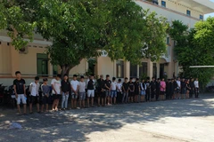 25 thanh thiếu niên tụ tập lái xe, gây rối trật tự công cộng bị tạm giữ. (Nguồn: VTC)