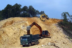 Thi công cao tốc Bắc-Nam. (Nguồn: TTXVN)