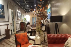 Sáng tạo theo mô hình không gian làm việc chung tại Toong, 8 Tràng Thi, Hà Nội. (Ảnh: Đinh Thuận/TTXVN)