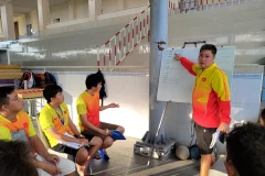 Chuyên gia Hoàng Quốc Huy (đứng). (Nguồn: VNN)