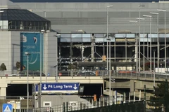 Quang cảnh tan hoang tại sân bay Zaventem sau vụ tấn công khủng bố ở Brussels ngày 22/3. (Nguồn: AFP/TTXVN)