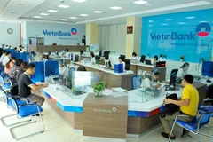 Giao dịch tại VietinBank. (Ảnh: CTV/Vietnam+)