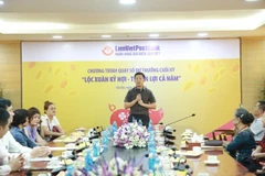 Đại diện khách hàng tham dự lễ quay thưởng. (Ảnh: CTV)