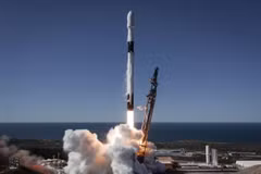 Amazon, SpaceX giành được hợp đồng chế tạo vệ tinh viễn thông của NASA