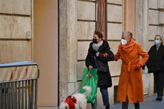 Nhân loại còn phải đeo khẩu trang phòng COVID-19 trong bao lâu?