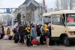 Ukraine thông báo sẽ mở lại hành lang nhân đạo để sơ tán dân